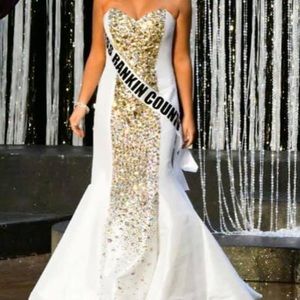 Pageant or prom dress